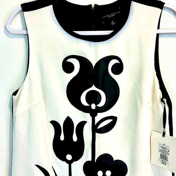 Victoria Beckham unique dress. With beautiful flower leather applications. - Picture 5 of 16